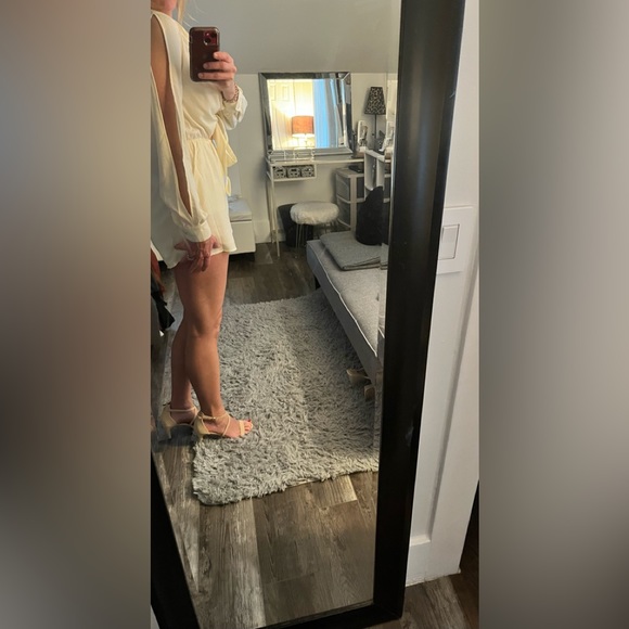 ⭐️ HOST PICK ⭐️ Sabo romper cream 6 P - Picture 9 of 11